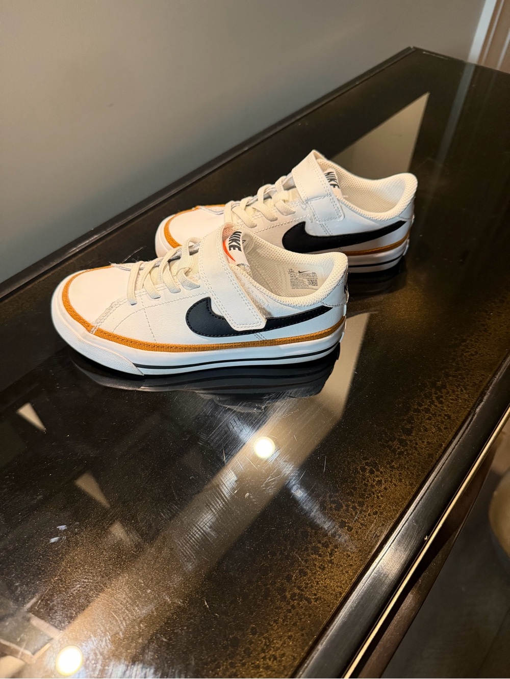 Nike Kids White Black & Gold Low-Top Sneakers with Velcro